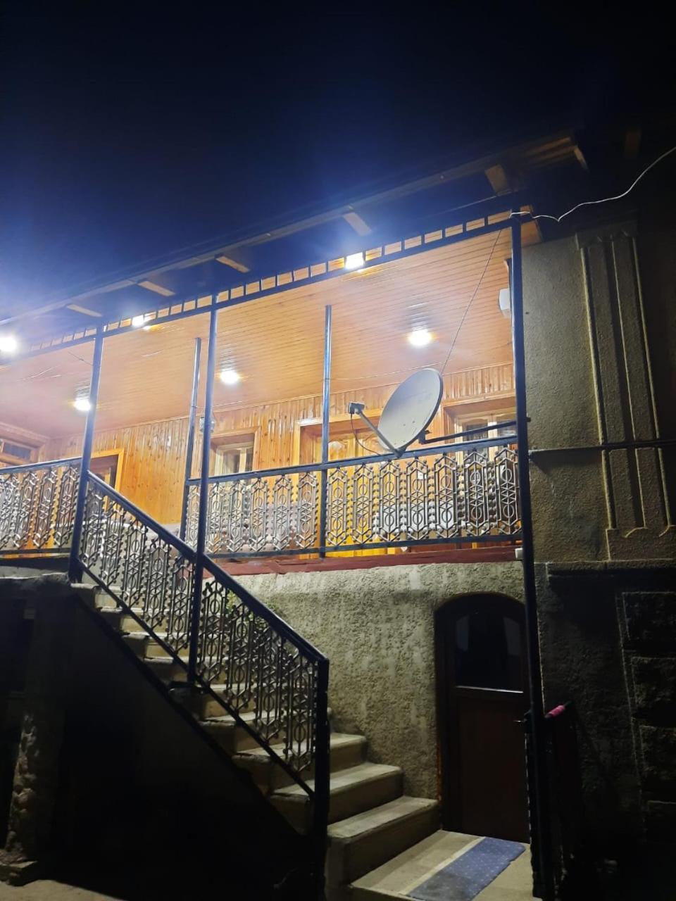 Guesthouse "Megi" Mestia Dış mekan fotoğraf